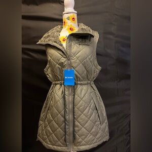 Columbia Women’s Copper Crest Quilted Vest, Size Large. NWT